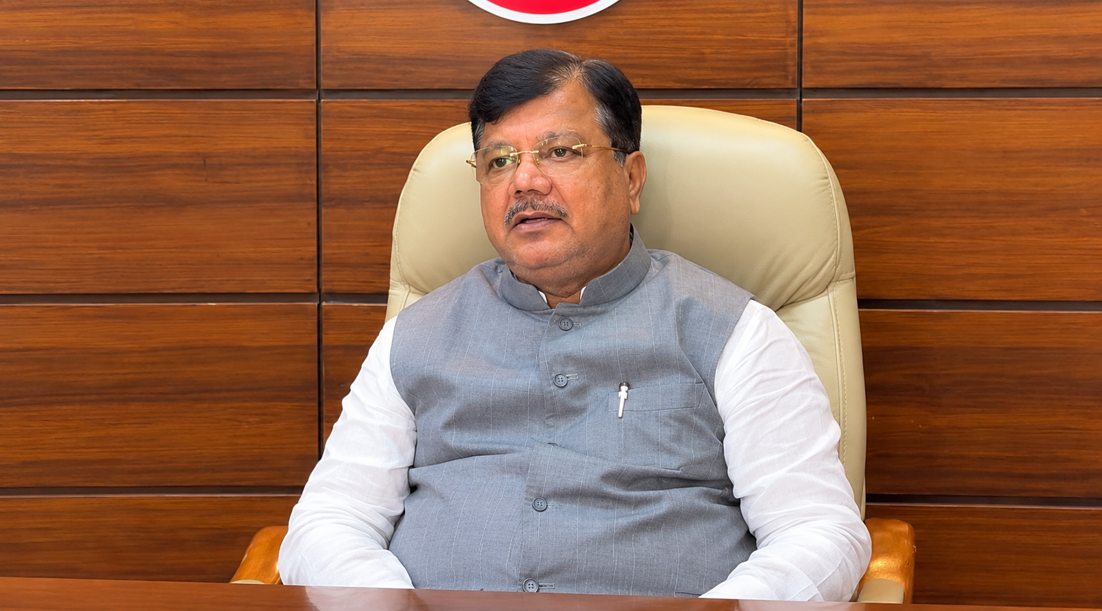 Pravin Darekar Urges Fadnavis to Include Self-Redevelopment Authority in BMC Portal